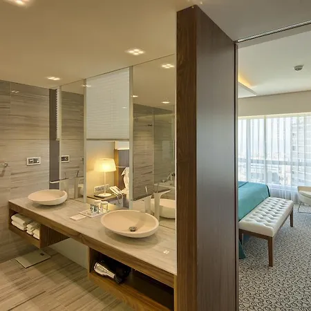 Hotel Epic Sana 5*